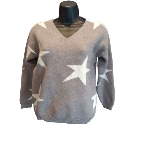 Mia & Tess Women's Size Medium Long Sleeved Star Sweater - Picture 1 of 7